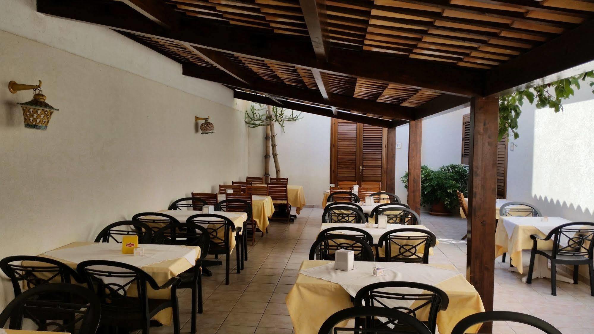Hotel Al Paradise San Vito Lo Capo Buitenkant foto